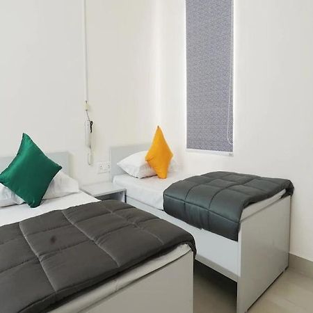 Hotel Cyber Pride Haïdarabad Extérieur photo