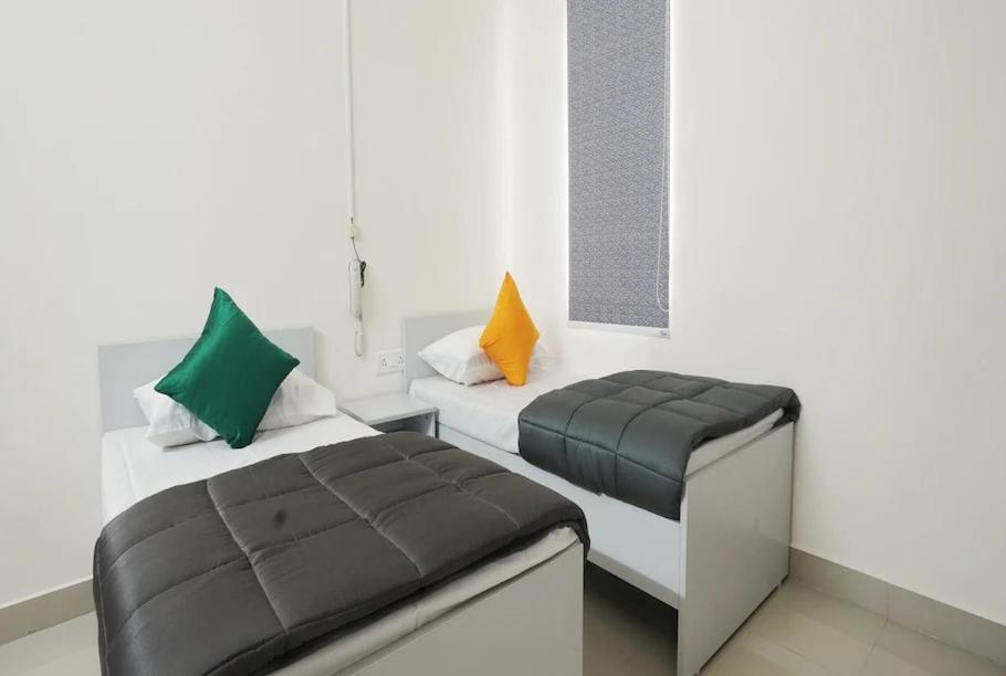 Hotel Cyber Pride Haïdarabad Extérieur photo
